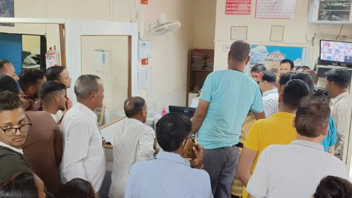 टिहरी जनपद के जाखणीधार ब्लाक के यूनियन बैंक मदन नेगी में गबन का मामला सामने आया है