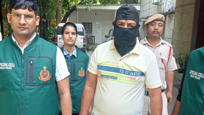 स्पेशल सेल के हत्थे चढ़ा मकोका केस में चार साल से फरार बदमाश।