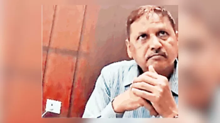 प्रसारित वीडियो में सीएमओ डा. विनोद कुमार अग्रवाल। -सौ.इंटरनेट मीडिया