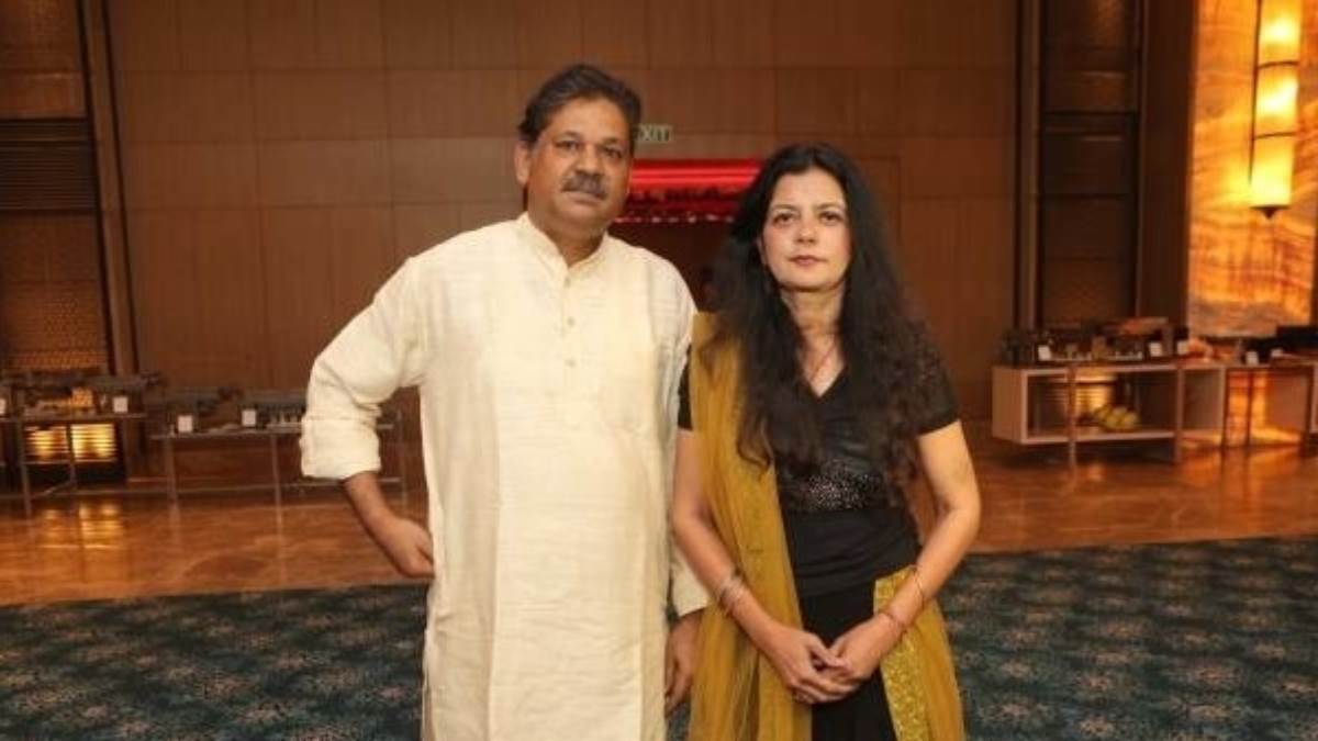 https://www.jagranimages.com/images/newimg/02092024/02_09_2024-kirti_azad_wife_poonam_jha_23789798_1716512.jpg
