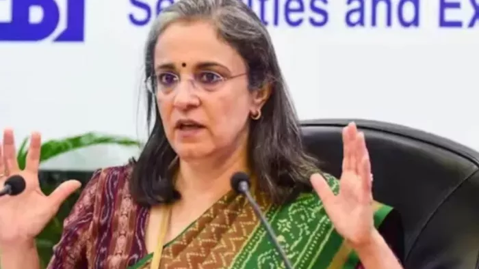 कई जगह से वेतन ले रही थी सेबी प्रमुख (File photo