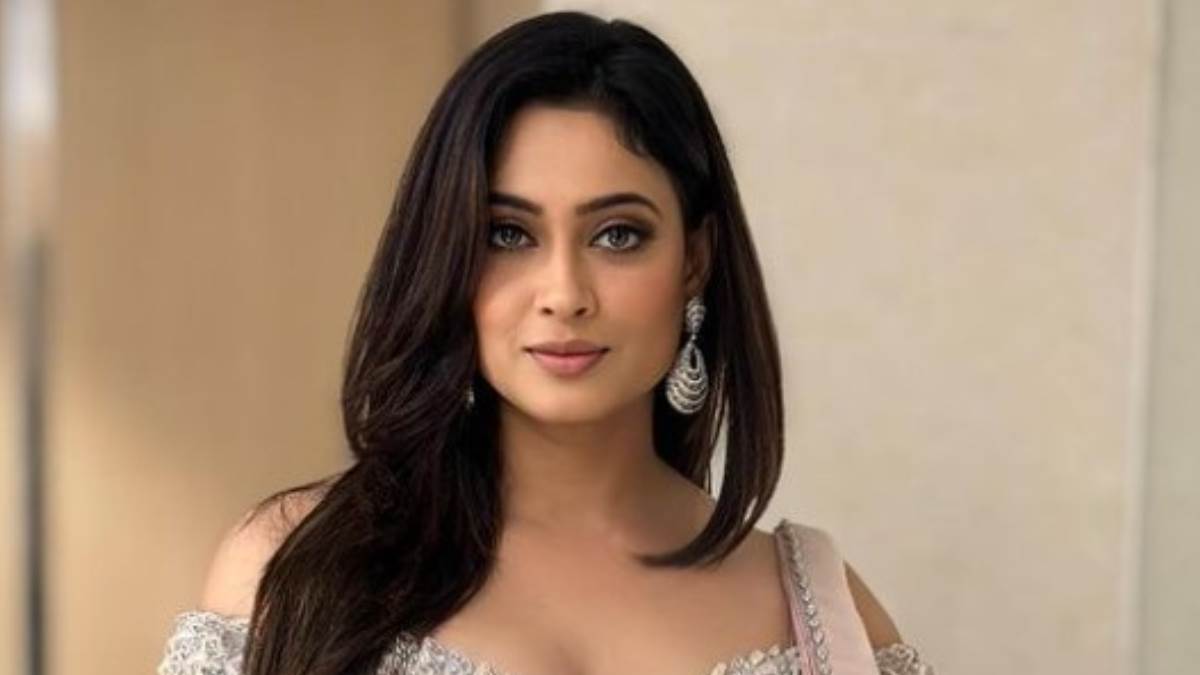 https://www.jagranimages.com/images/newimg/02092024/02_09_2024-shweta_tiwari_saree_23789949.jpg