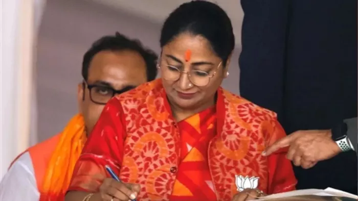 इस्कान क्रिएटर्स समिट में मंगलवार को शामिल हुई सीएम रेखा गुप्ता।