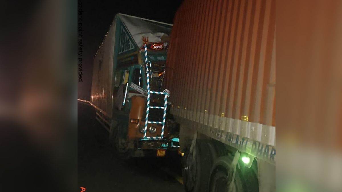 https://www.jagranimages.com/images/newimg/02092025/02_09_2025-container_takkar_24033415.jpg