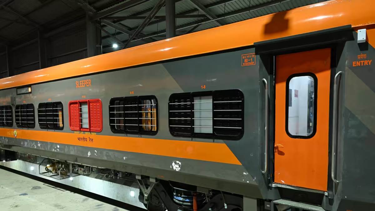 https://www.jagranimages.com/images/newimg/02092025/02_09_2025-delhi_bhagalpur_train_24033754.jpg
