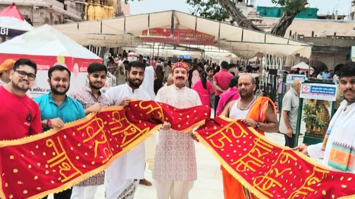 https://www.jagranimages.com/images/newimg/02092025/02_09_2025-dupatta_24033268.jpg