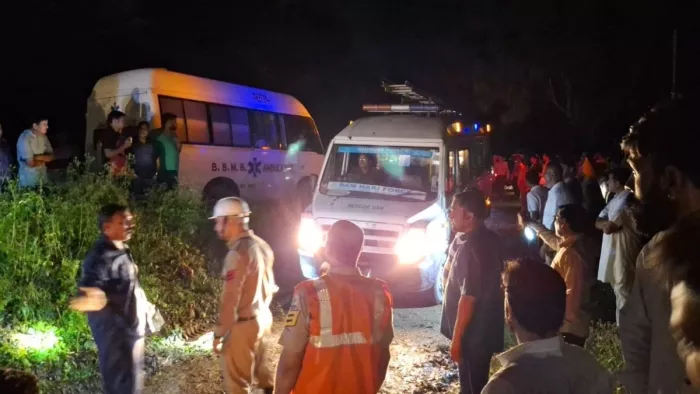 Mandi Landslide: मंडी के सुंदरनगर में पहाड़ दरकने से बड़ा हादसा। फोटो जागरण