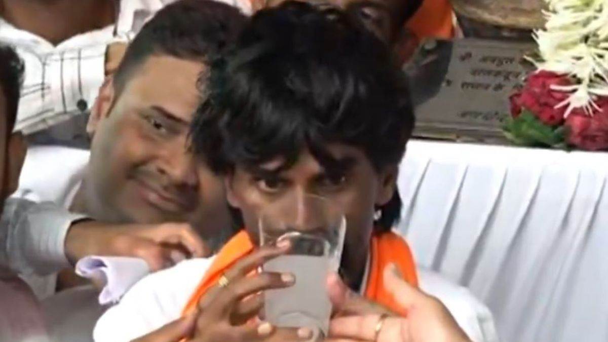 https://www.jagranimages.com/images/newimg/02092025/02_09_2025-manoj_jangare_ends_strike_24033400_19737436.jpg