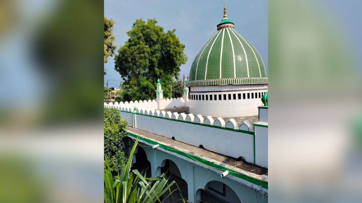 https://www.jagranimages.com/images/newimg/02092025/02_09_2025-masjid_case_hearing_24033429.jpg