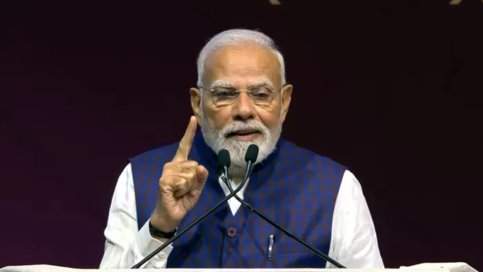 प्रधानमंत्री ने कहा कि भारत में बनी सबसे छोटी चिप भी दुनिया में सबसे बड़ा बदलाव लाएगी। (फोटो सोर्स- BJP4India/X)