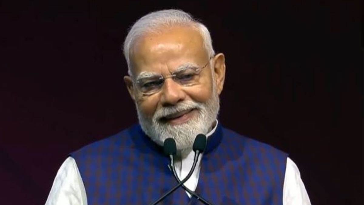 https://www.jagranimages.com/images/newimg/02092025/02_09_2025-pm_modi_in_light_mood_2_24033157.jpg