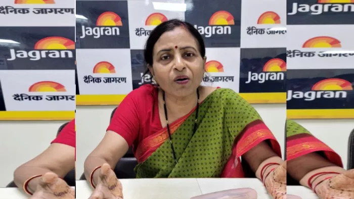 जागरण विमर्श में बोलीं, वसंत कन्या महाविद्यालय, कमच्छा की प्राचार्य प्रो. रचना श्रीवास्तव।