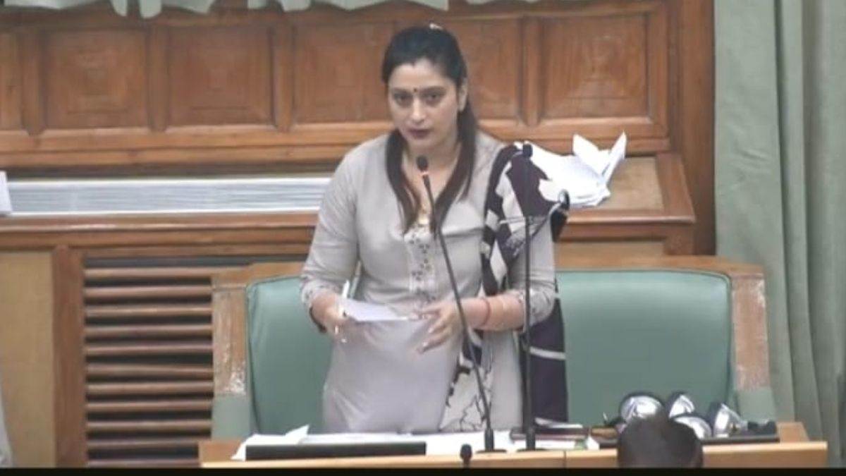 https://www.jagranimages.com/images/newimg/02092025/02_09_2025-reena_kashyap_24033612.jpg