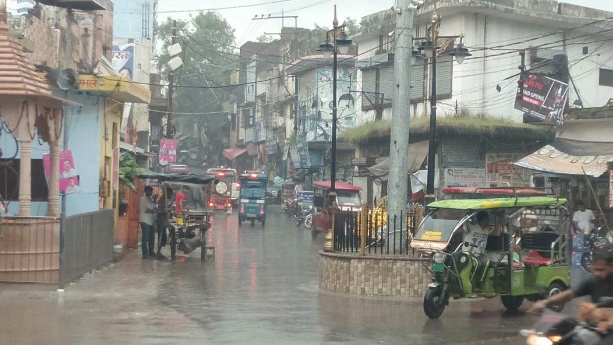 https://www.jagranimages.com/images/newimg/02092025/02_09_2025-sambhal_rain_water_24033069.jpg
