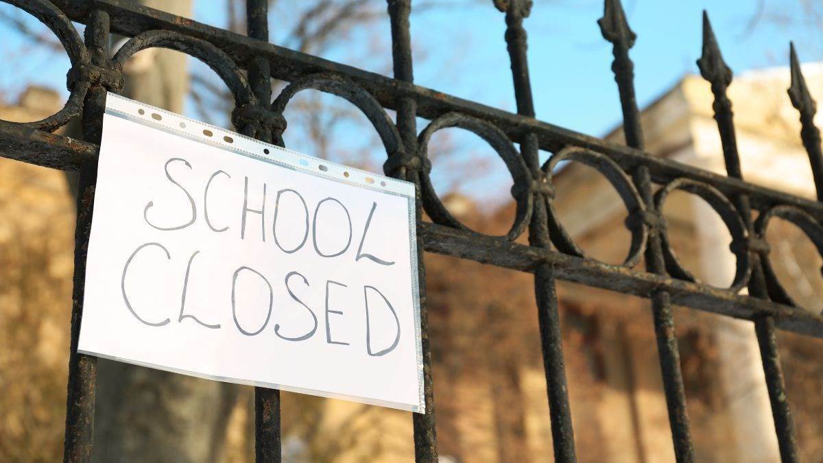 https://www.jagranimages.com/images/newimg/02092025/02_09_2025-school_closed_1_24033496.jpg