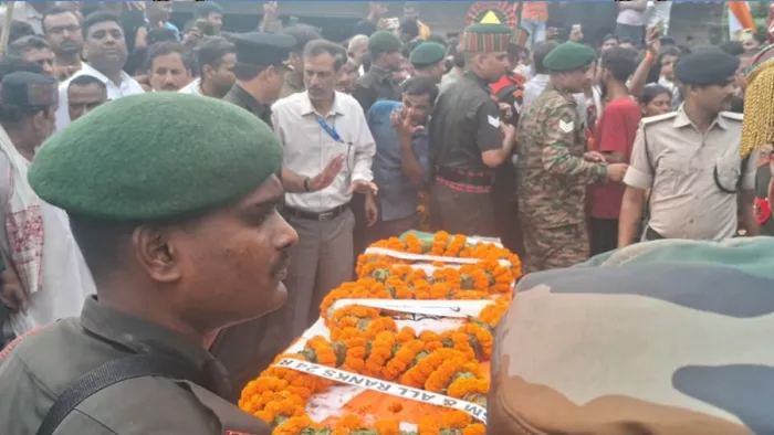 नम आखों से श्रद्धांजलि पूर्ण सलामी के बीच दी गई विदाई
