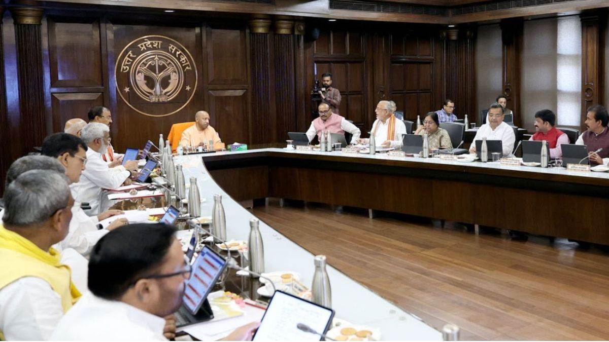 https://www.jagranimages.com/images/newimg/02092025/02_09_2025-up_cabinet_meeting_24033173_143552547.jpg