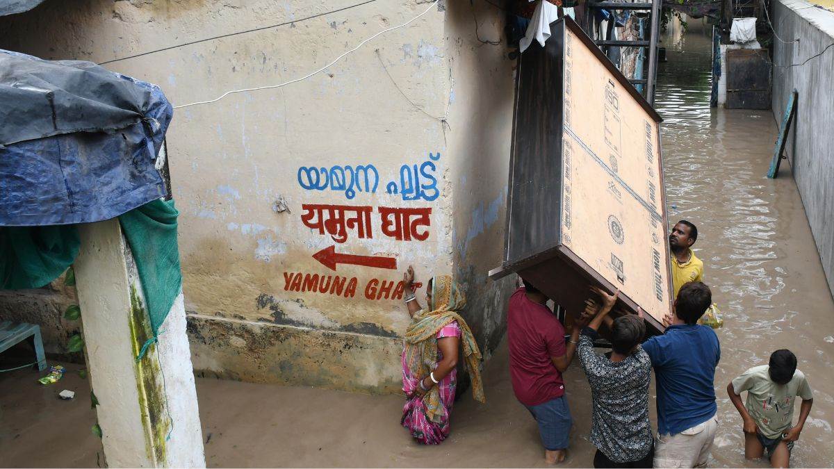 https://www.jagranimages.com/images/newimg/02092025/02_09_2025-yamuna_delhi_24033757.jpg