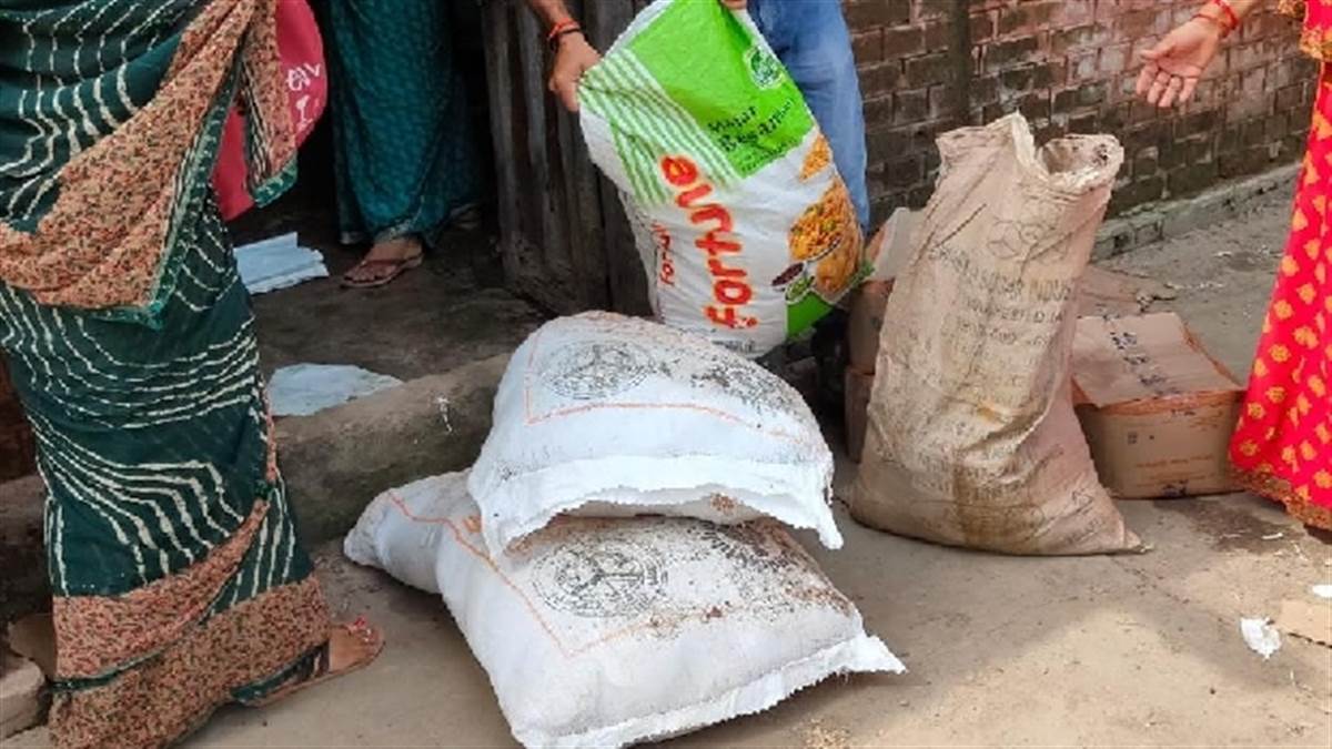 etawah news poor nutritional supply at anganwadi centers