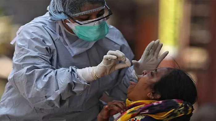 Coronavirus Updates: देश में कोरोना केसों में आई भारी कमी (फाइल फोटो)