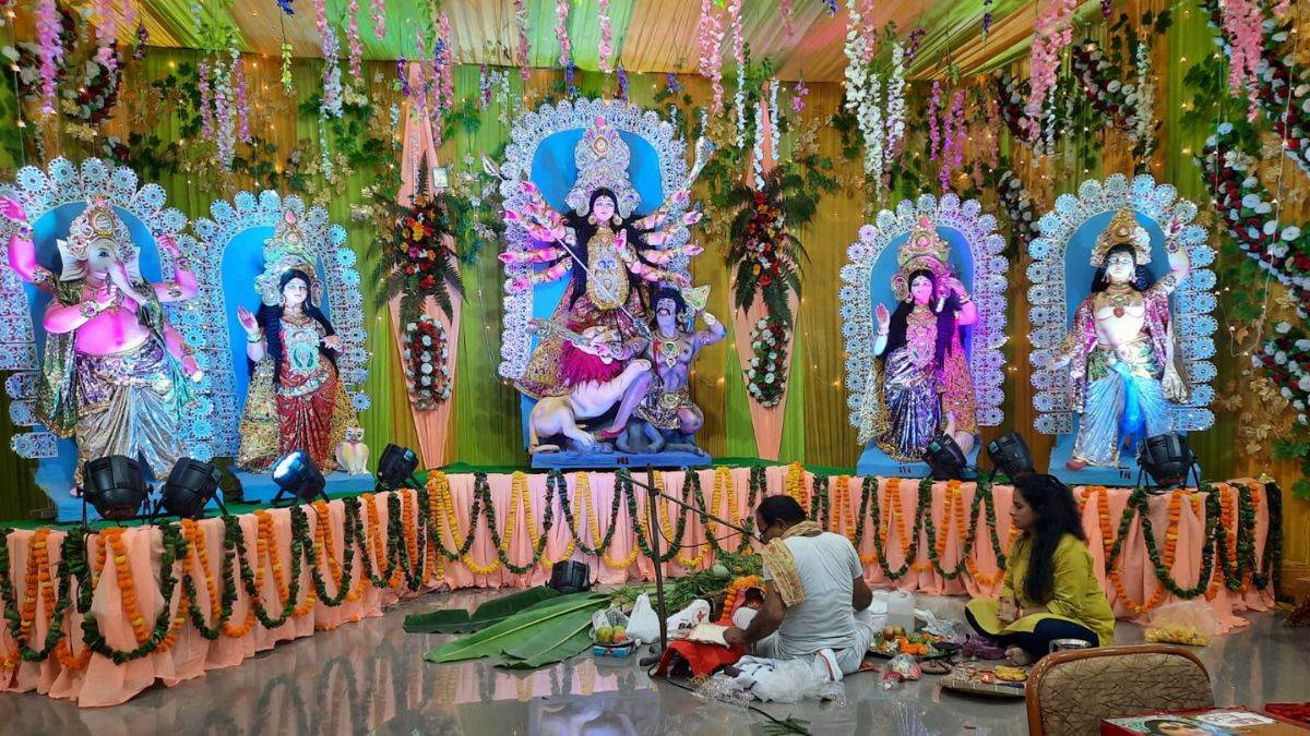 https://www.jagranimages.com/images/newimg/02102022/02_10_2022-durga_puja_2022_23113671.jpg
