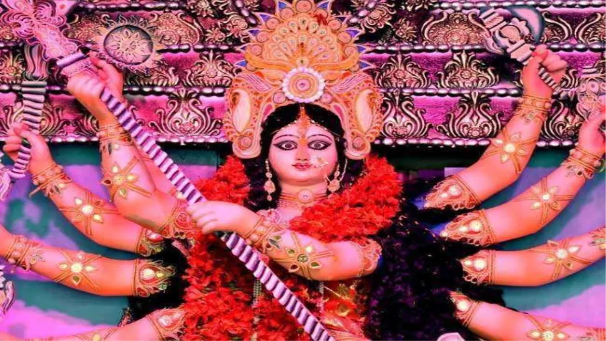 Durga Puja 2022: दुर्गा पूजा शुरू होने के साथ शुरू हुई बारिश ने सबके माथे पर खींची चिंता की लकीरें