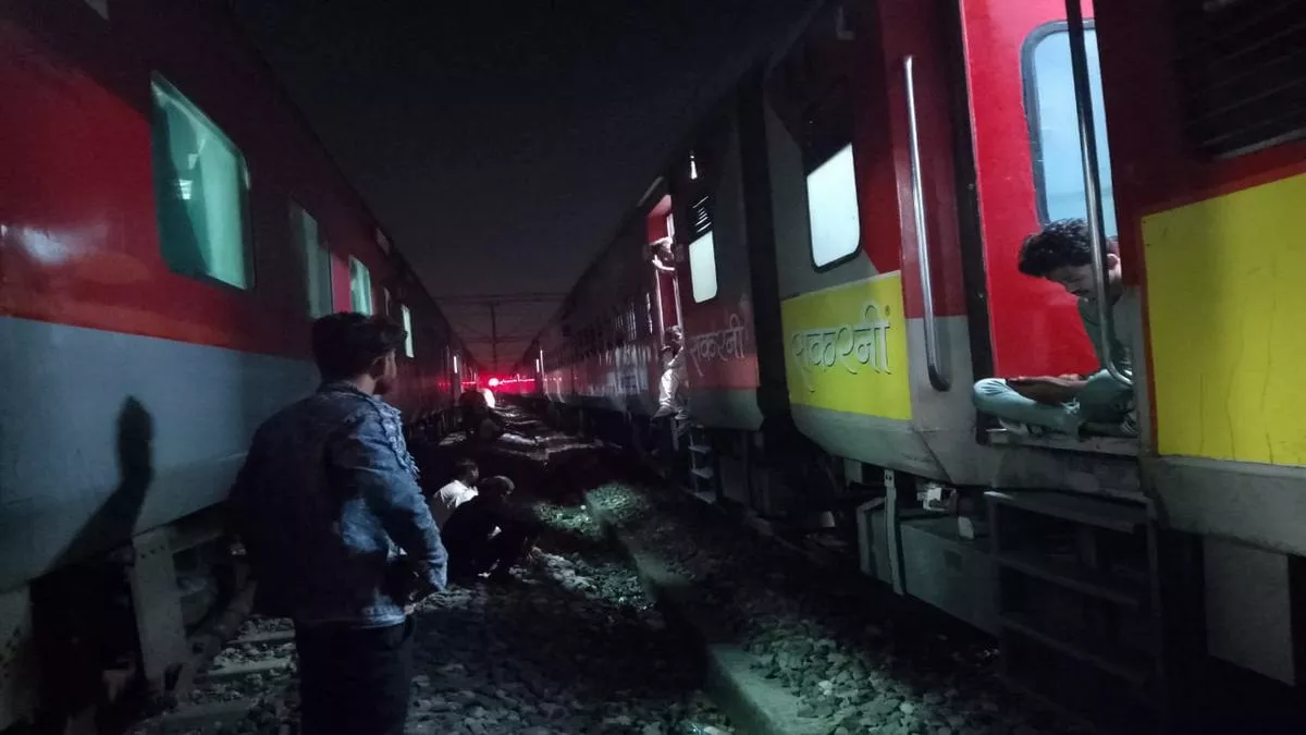 Punjab Train Travel Alert: जम्मू मेल एक्स्प्रेस की पावर फेल। (जागरण)