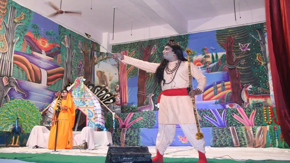 Ram Leela 2022: संगरूर में रामलीला दौरान उमड़े भक्त, कलाकारों ने सीता हरण का किया मंचन