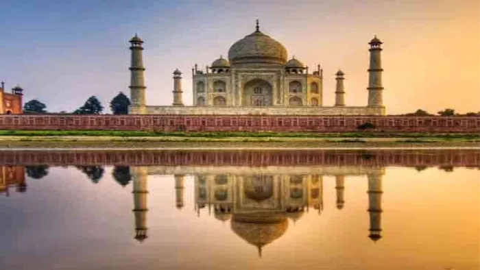 सुप्रीम कोर्ट ने ताजमहल की 500 मीटर की परिधि में व्यावसायिक गतिविधियों पर प्रतिबंध लगाने का आदेश किया