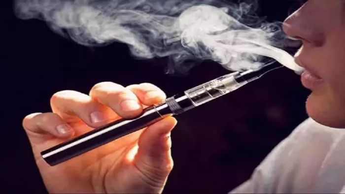 E- Cigarette रखना पड़ेगा भारी, उल्लंघन करने वालों पर होगा एक्शन; स्वास्थ्य मंत्रालय ने शुरू किया ऑनलाइन पोर्टल (फाइल फोटो)