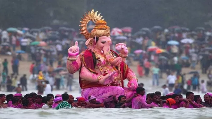 जाते-जाते भी चमत्कार कर गए बप्पा, प्रतिमा के साथ समुद्र में बहा लाखन; 24 घंटे बाद सकुशल लौटा (फाइल फोटो)