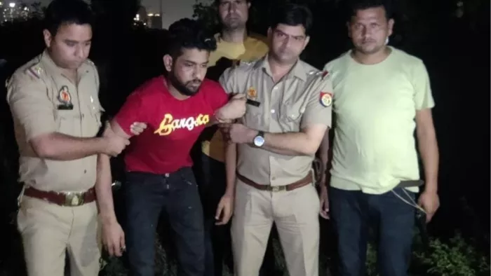 झगड़े में ईंट मारकर लड़की की हत्या; मुठभेड़ में आरोपी घायल