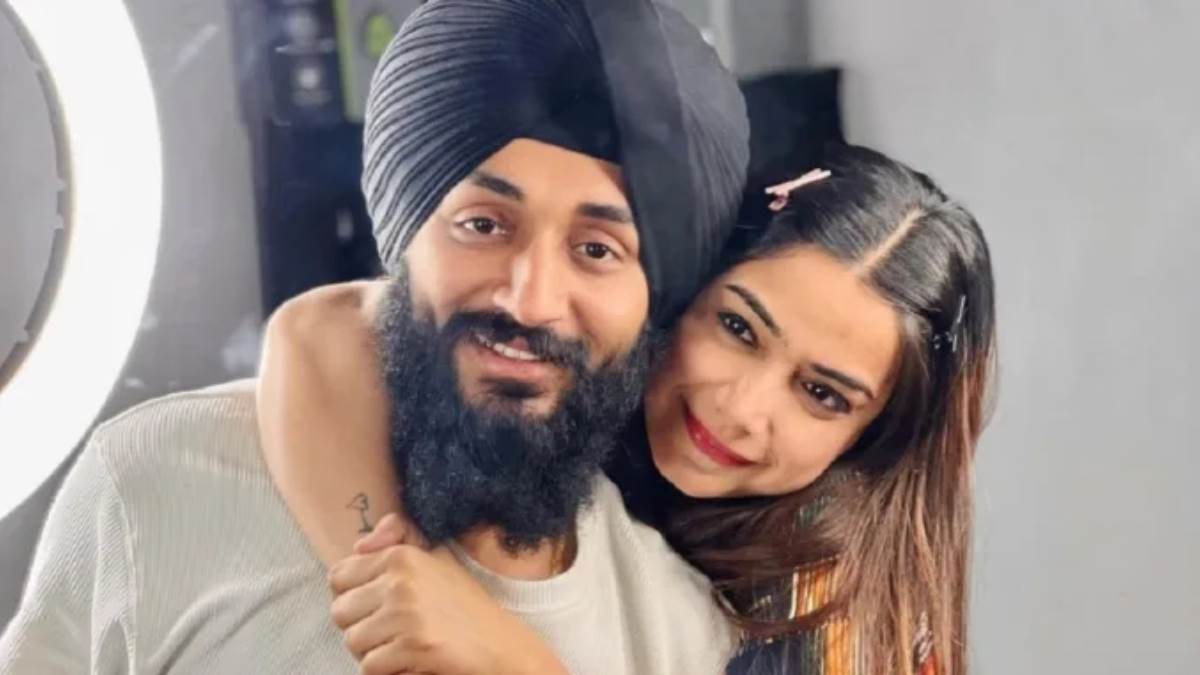 https://www.jagranimages.com/images/newimg/02102023/02_10_2023-kulhad_pizza_couple_23545366.jpg