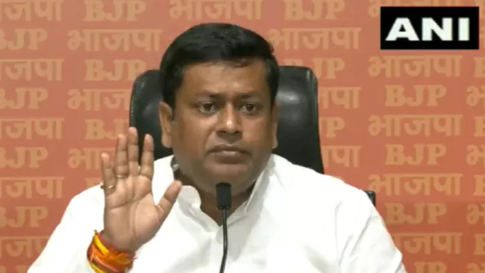 टीएमसी के मनरेगा फंड के विरोध प्रदर्शन को लेकर भाजपा का तंज