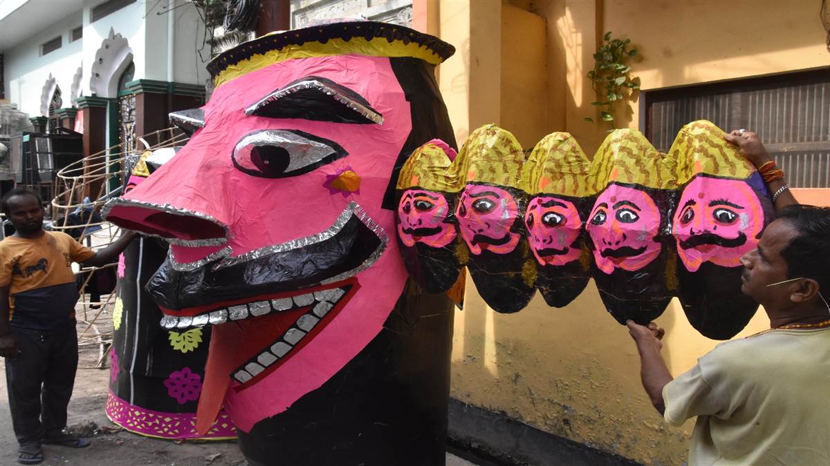 gorakhpur news munnu painter family keeps ramlila tradition alive