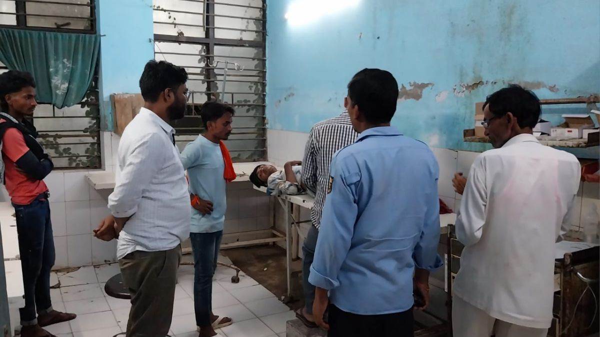 west champaran road accidents one dead several injured
