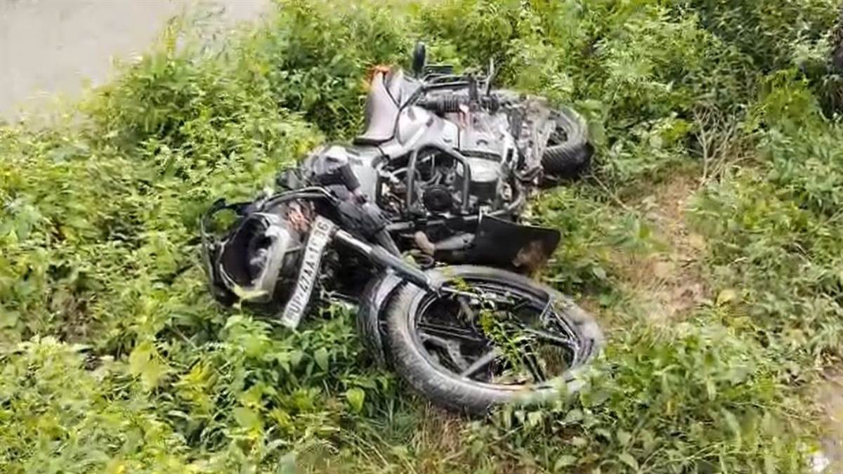 balrampur road accident truck collision kills four injures two