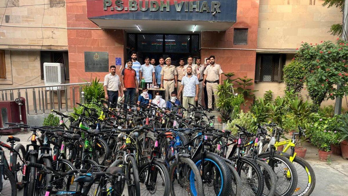 ncr new delhi city two cycle thieves arrested with 39 bikes
