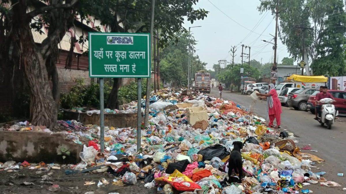 ncr ghaziabad news swachhata abhiyan fails garbage piles plague city
