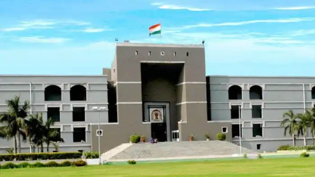 gujarat high court adverse remark against judge enough for retirement