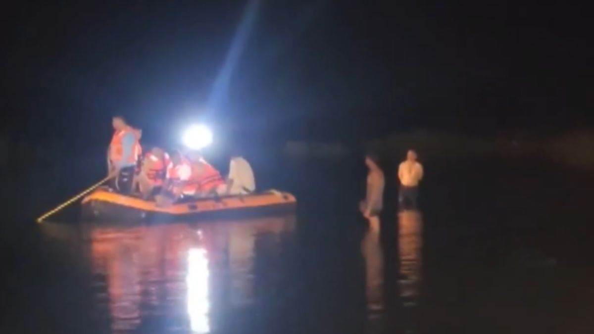 tragedy in khandwa tractor drowns during idol immersion 9 dead
