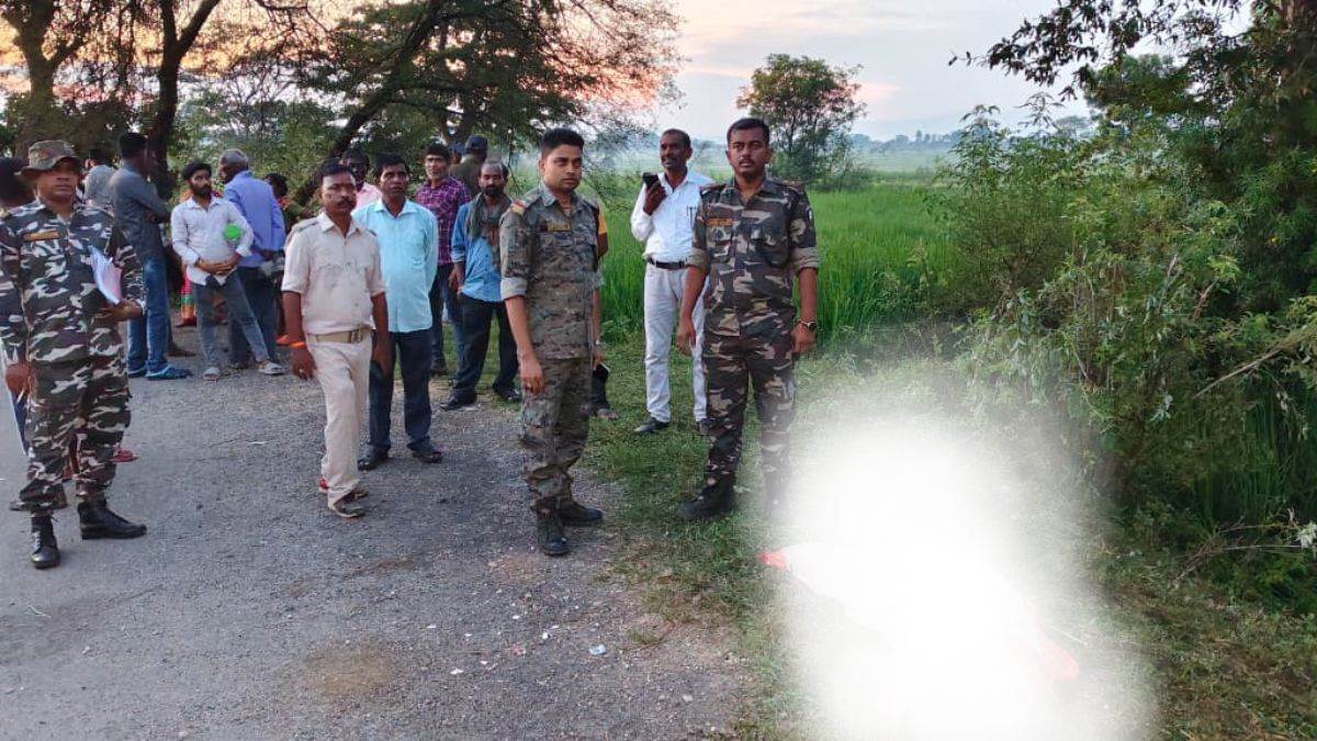 land dispute murder husband killed in kharsawan wife injured