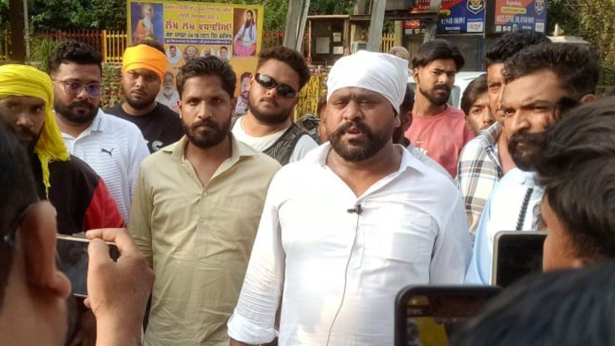 valmiki community protests in kapurthala over desecration of lord valmikis poster