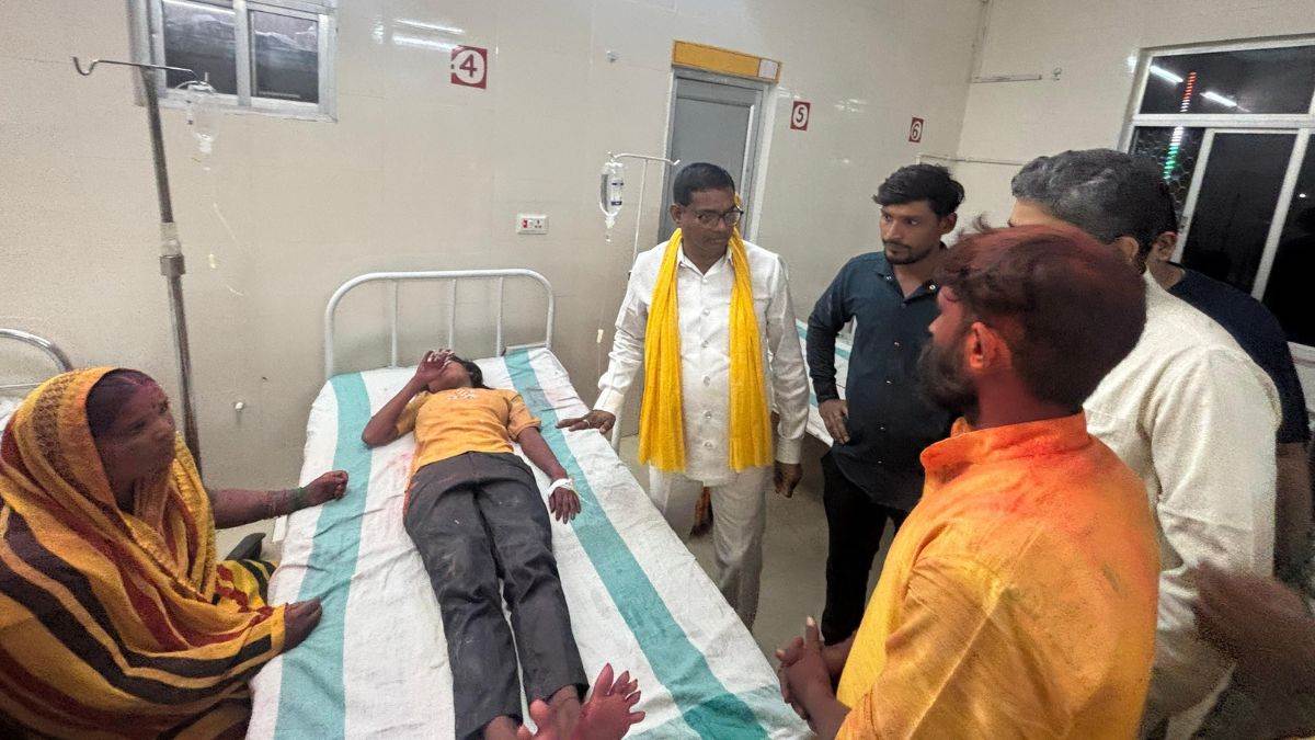 maharajganj durga idol immersion accident 9 electrocuted