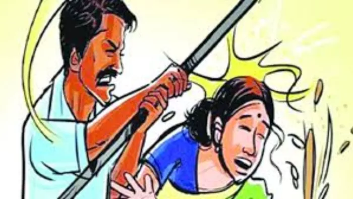 घर में घुसकर महिला से मारपीट की। जागरण