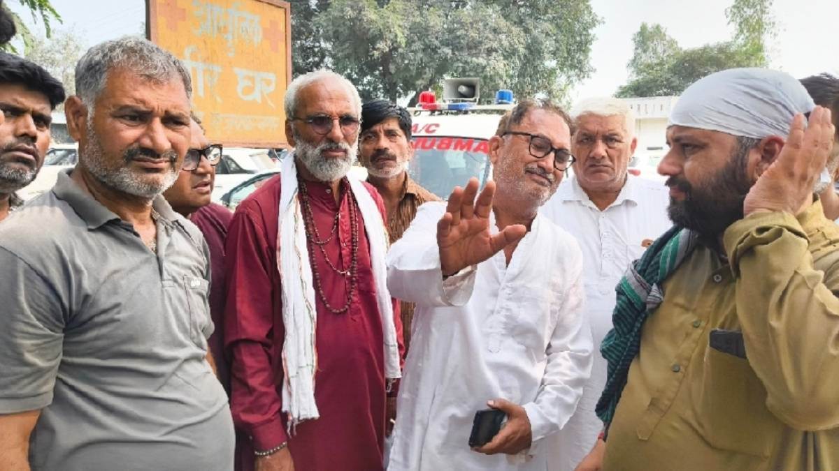 six people died in muzaffarnagar accident chaos erupted at the post mortem house and those who witnessed