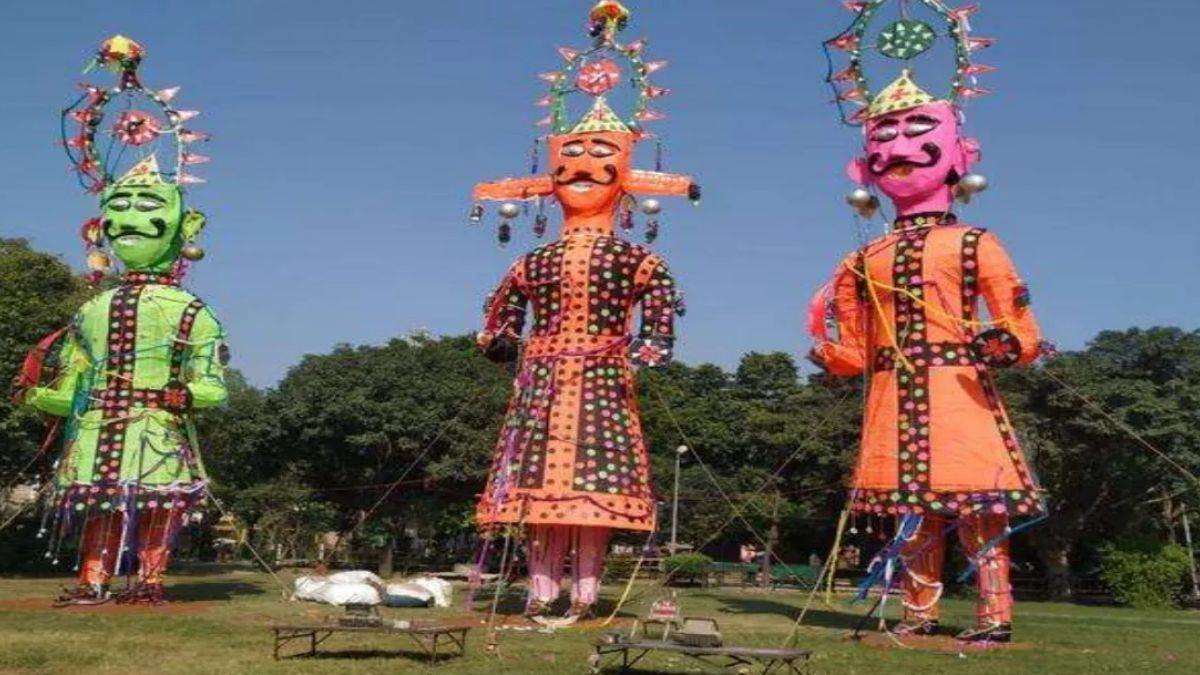 panipat dispute effigy burning effigy of ravana effigy burns youth stabbed and injured