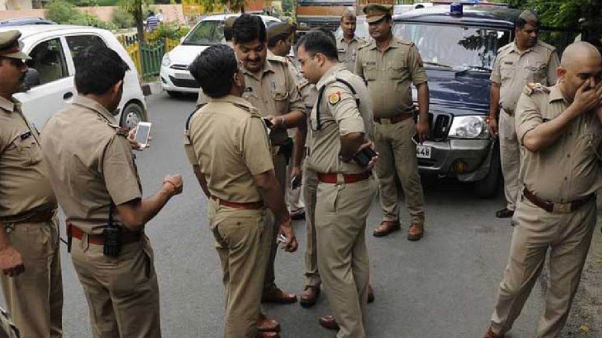 ncr 1500 police deployed for idol immersion and ravana dahan in noida