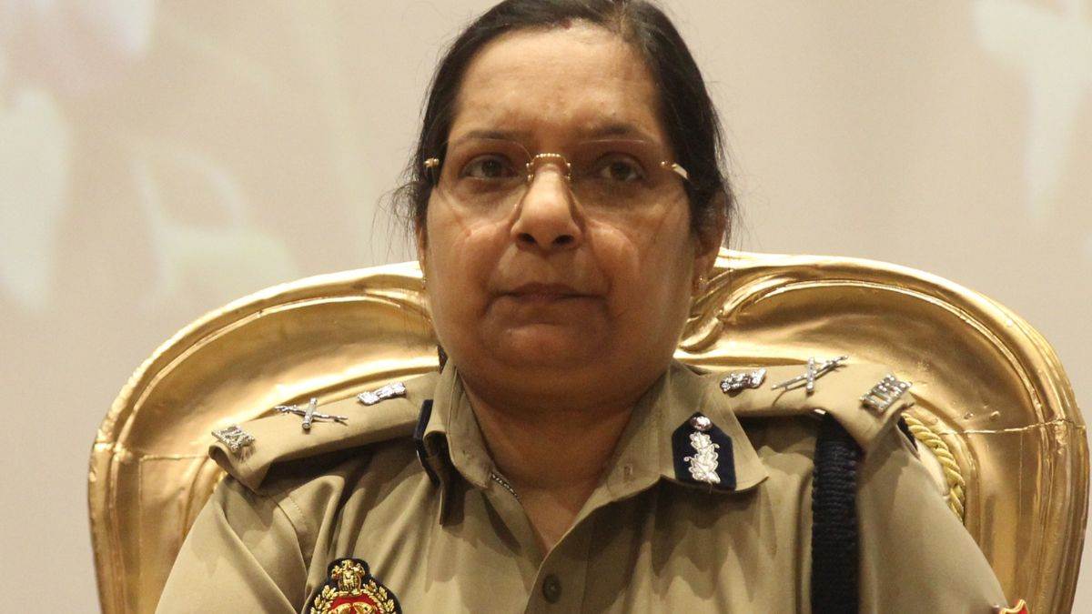 ncr noida news up 112 police team honored for quick response