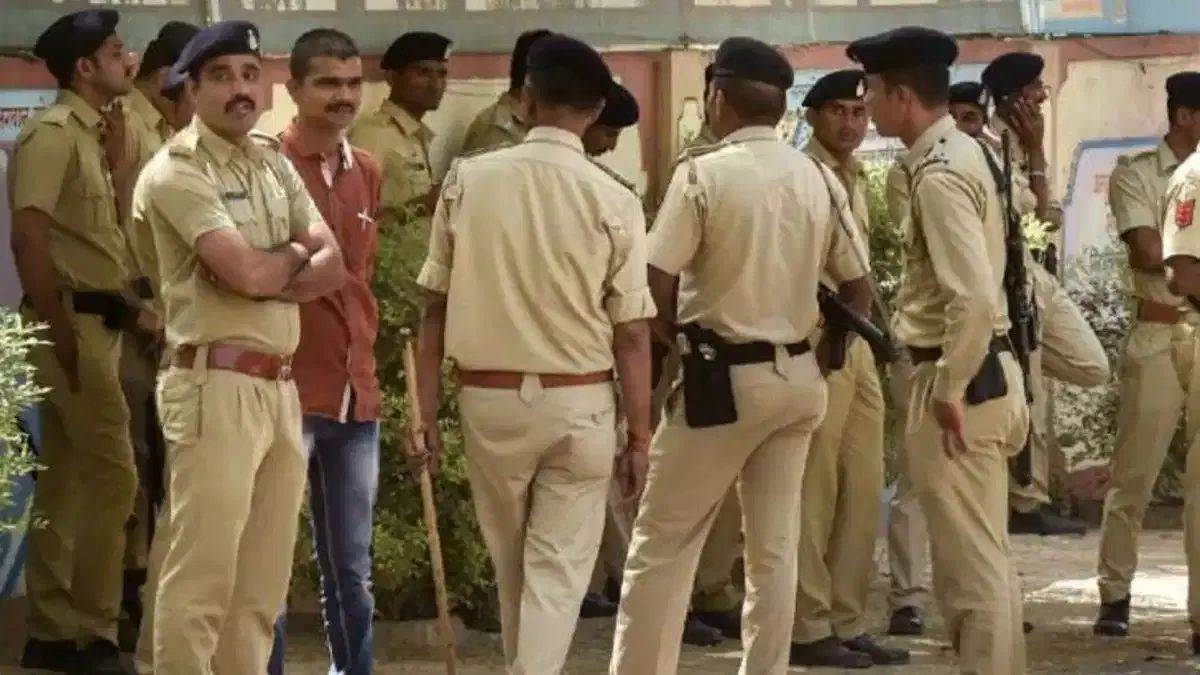 police take action in panipat in tax evasion case of rs 79 crore accused ca and lawyer arrested